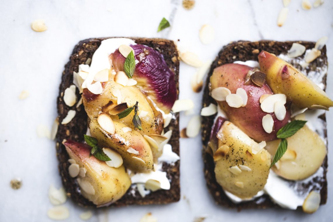 Bruschetta z brzoskwiniami