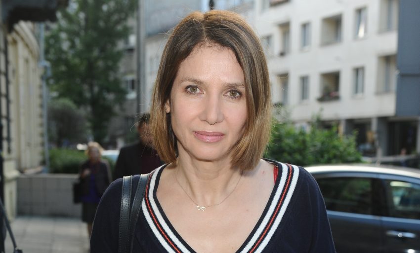 Grażyna Wolszczak w czarnym sweterku