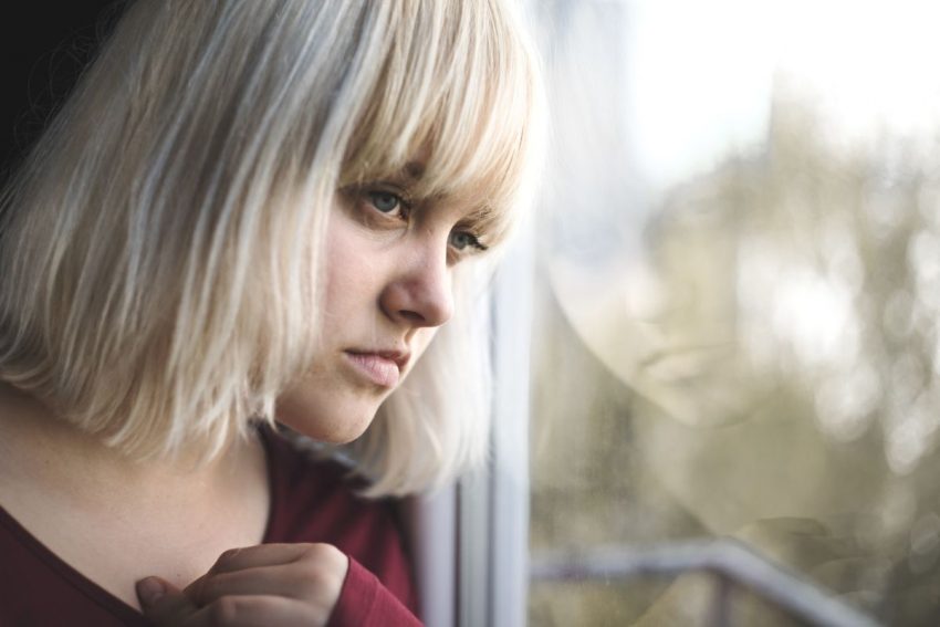Dziewczyna z schizofrenią paranoidalną