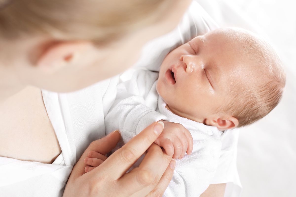 Jak wyglądają potówki u niemowlaka? Jak je leczyć? | HelloZdrowie