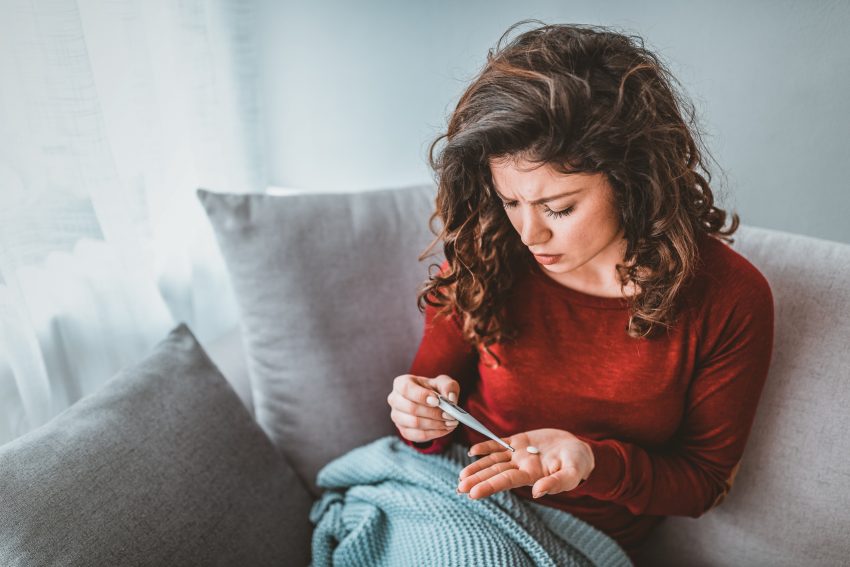 Przeziębienie u kobiety / istockphoto.com