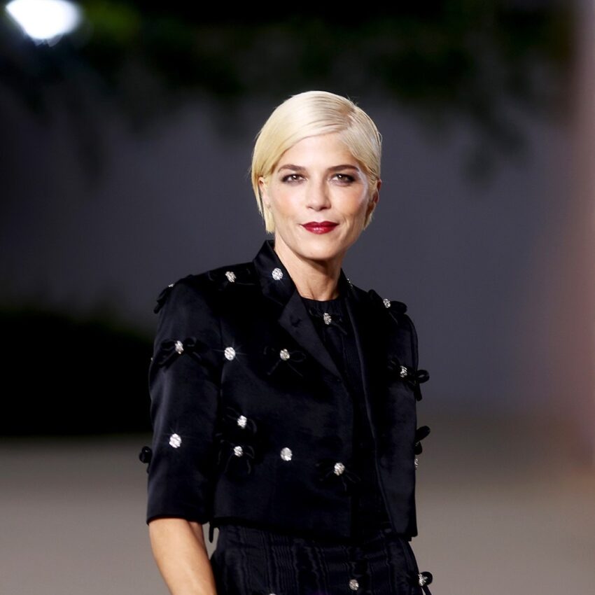 Selma Blair: „Mam motto, które powtarzam do znudzenia: ‘Jeszcze zdążymy umrzeć’” – zdjęcie numer 1 Selma Blair - Hello Zdrowie