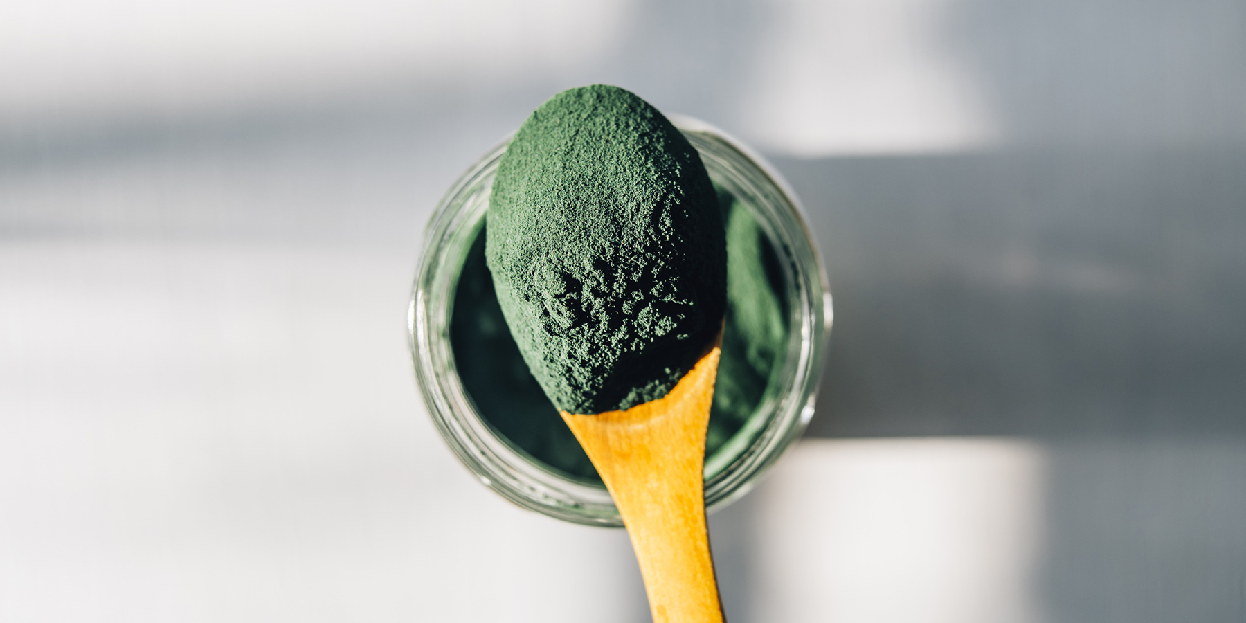 Spirulina czym jest i jak działa? Zastosowanie spiruliny HelloZdrowie