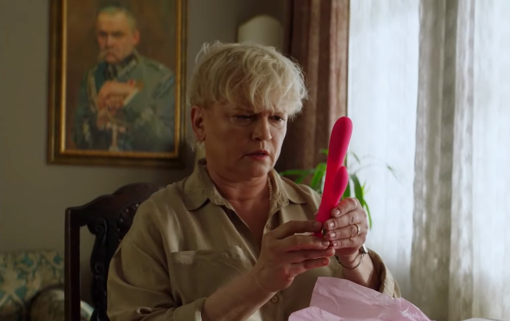 Katarzyna Figura: Kobiety zostały zniewolone i wsadzone w klatkę emocjonalną. Tkwią w więzieniu swojego ciała, umysłu i uczuć /fot. kadr z filmu "Victoria"