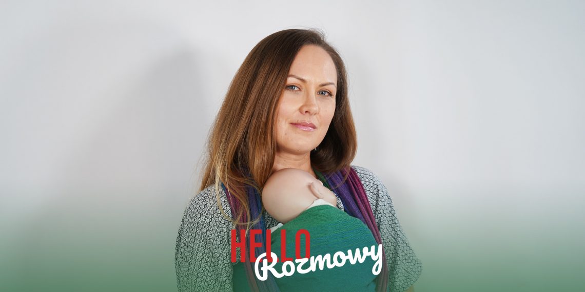 "Nie noś, bo się przyzwyczai!". Marta Klewińska obala mity na temat chustonoszenia [WIDEO]