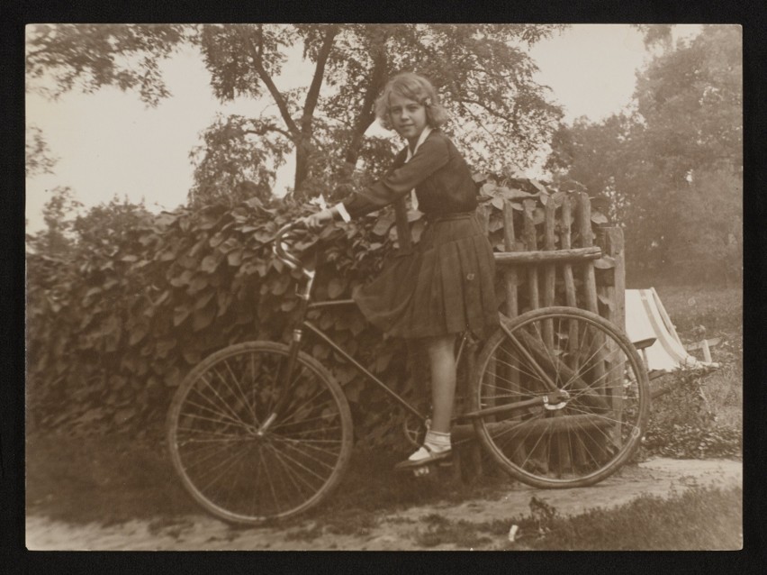 Archiwalne zdjęcia cyklistek - Hello Zdrowie