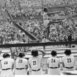 Skirlińska na równoważni na olimpiadzie w Berlinie 1936 r. / fot. Narodowe Archiwum Cyfrowe