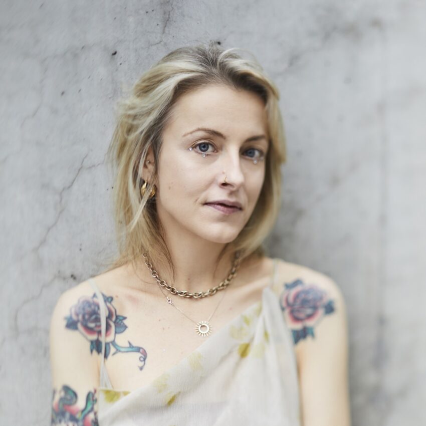 „Kiedy dowiadywały się, że są zakażone, czuły się brudne“. Aleksandra Zbroja o tym, dlaczego nie opowiadamy historii kobiet z HIV – zdjęcie numer 1 Aleksandra Zbroja