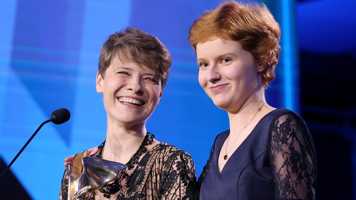 Eliza Kącka wraz z córką odebrała Nagrodę Literacką Nike 2025