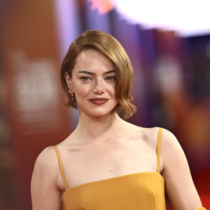 Emma Stone: „Kiedy odczuwasz strach, ale starasz się działać, potwór siedzący na ramieniu kurczy się, kurczy i kurczy” – zdjęcie numer 1 Emma Stone - Hello Zdrowie