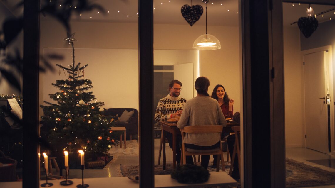 Rodzina podczas świątecznego spotkania