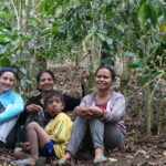 Kinga Wojtczak i mieszkańcy wyspy Flores - Hello Zdrowie