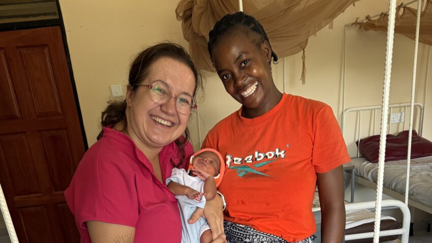 Monika Nowicka podczas jednej ze swoich misji w Afryce - Hello Zdrowie