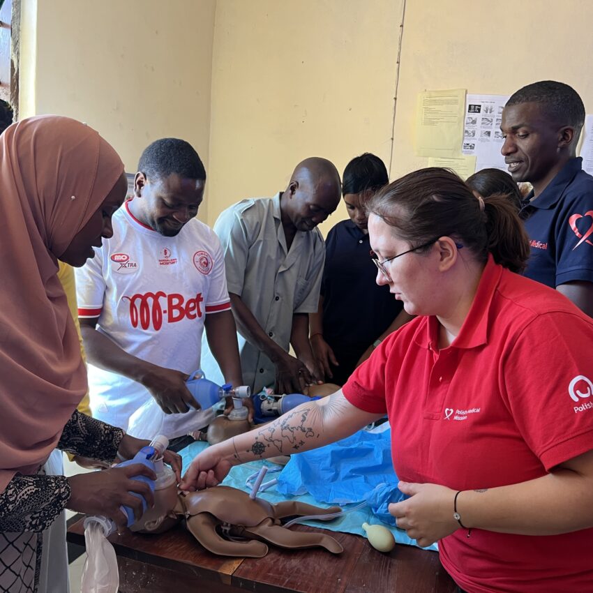 Monika Nowicka podczas jednej ze swoich misji w Afryce - Hello Zdrowie