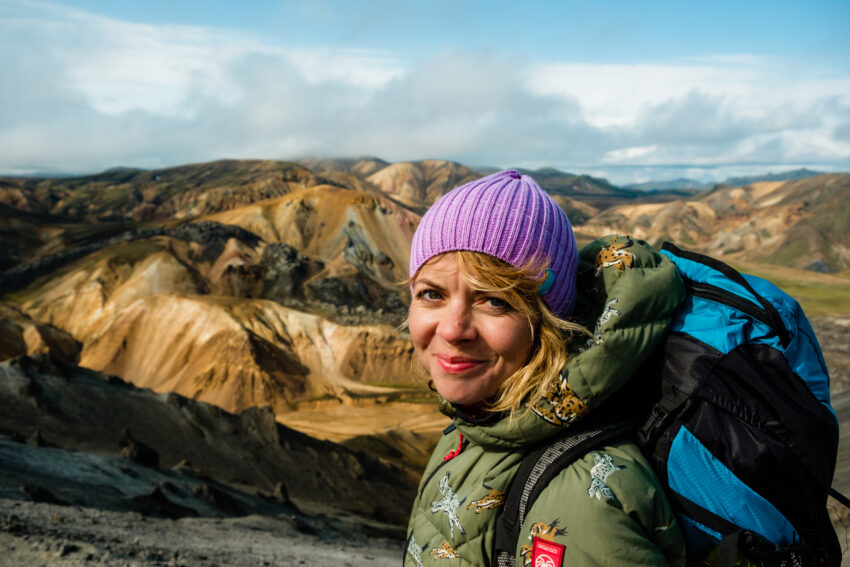 Karolina Szymańska w Tęczowych Górach na Islandii, 2021 - Hello Zdrowie