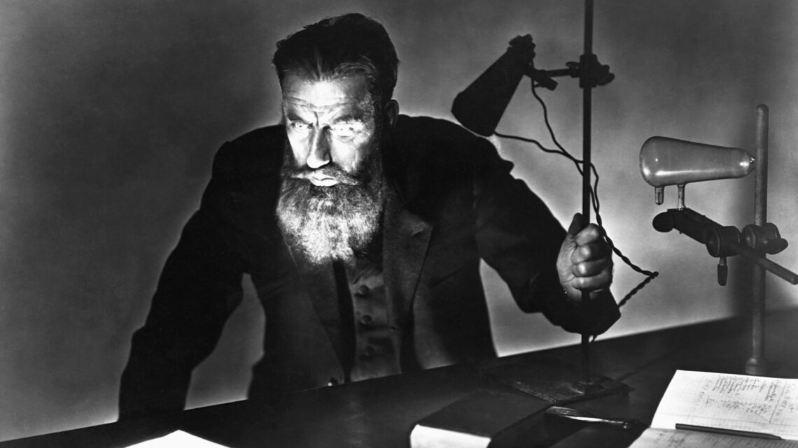 Wilhelm Conrad Röntgen przy pracy - Hello Zdrowie