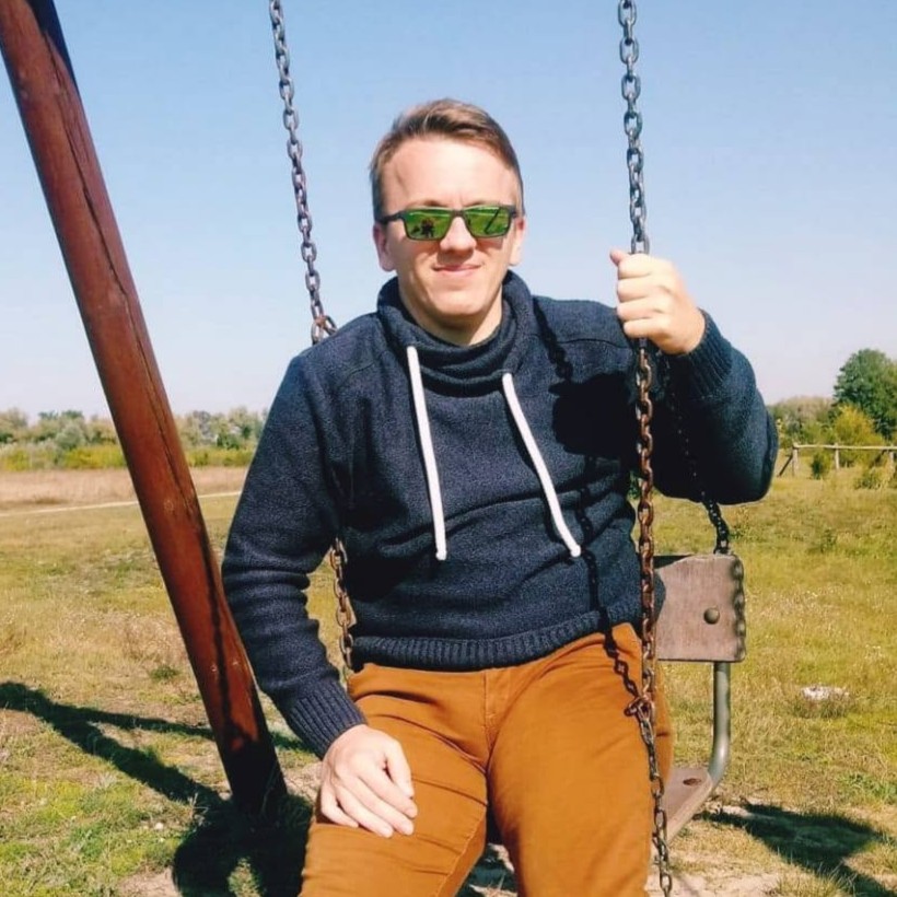Migrena odbiera poczucie kontroli i rujnuje życie. „Miałam wrażenie, jakby ktoś wkręcał mi śrubę w skroń” – zdjęcie numer 2 Rafał, choruje na migrenę - Hello Zdrowie