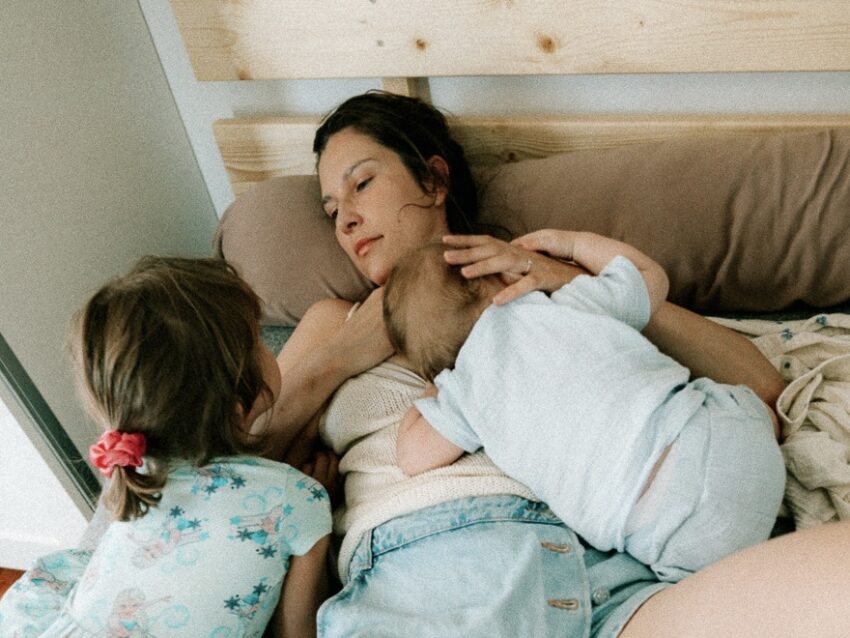 Kamila Kamińska z córką Jaśminą i synem Witkiem