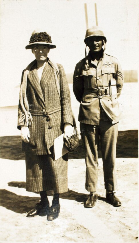 Gertrude Bell: „Jak wielki jest świat, wielki i cudowny” – zdjęcie numer 2 Gertrude Bell, Sierżant Reeves - Hello Zdrowie